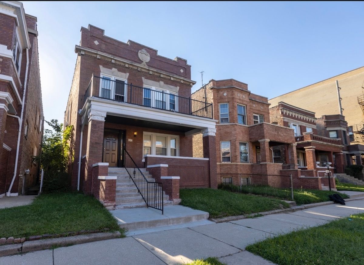 7924 Peoria Street, Chicago, IL 60620