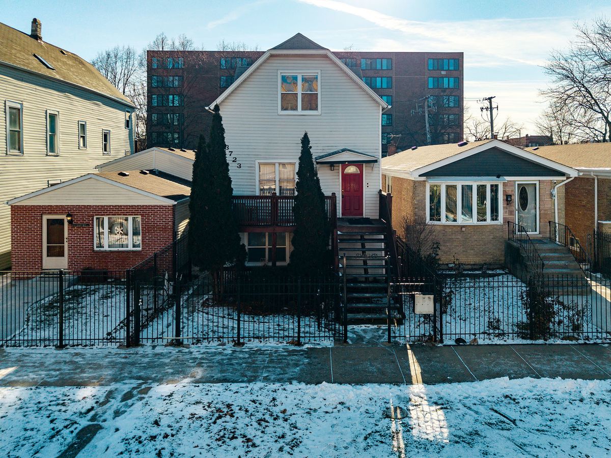 3723 McLean Avenue, Chicago, IL 60647