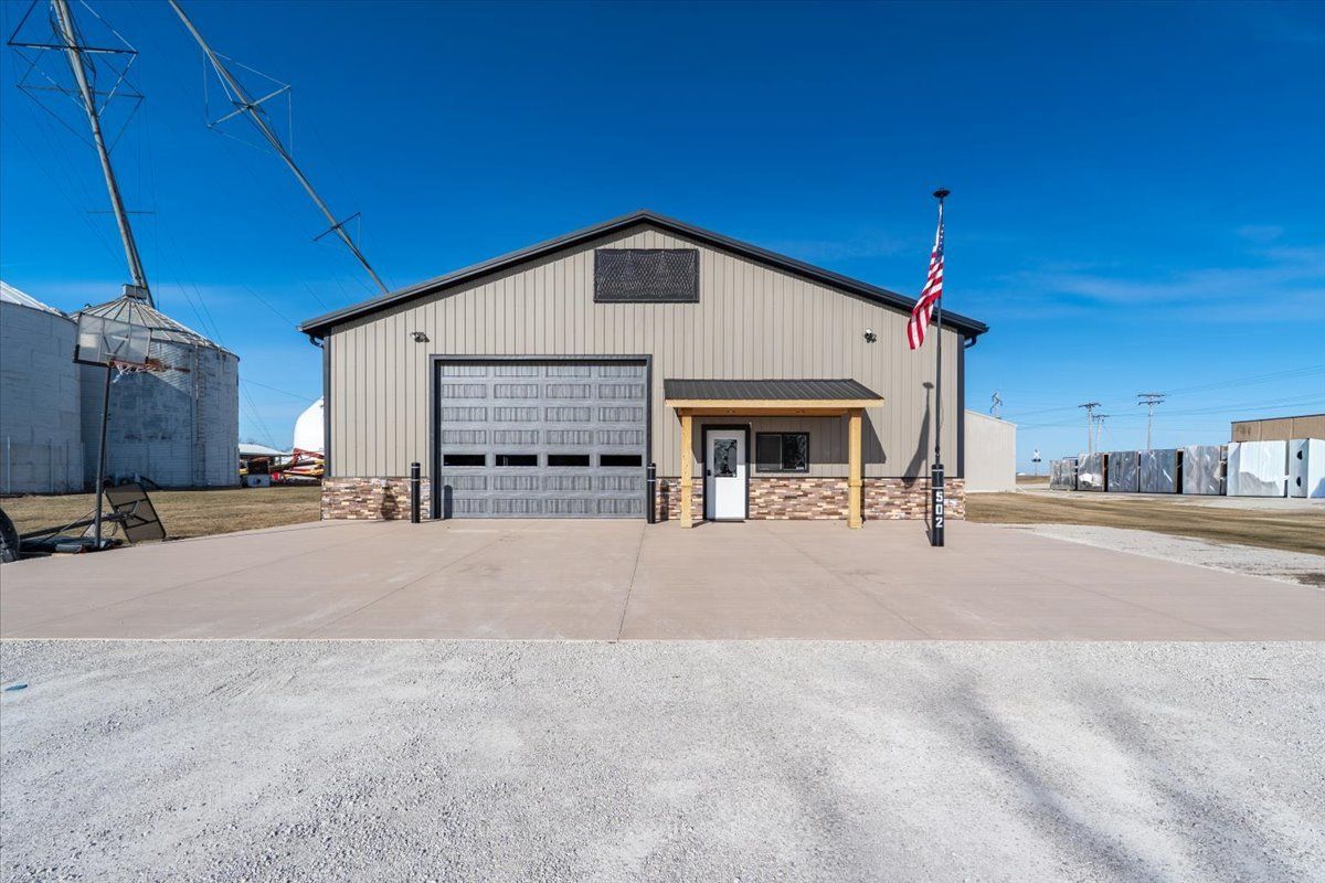 502 Eastern Drive — Gridley, IL 61744