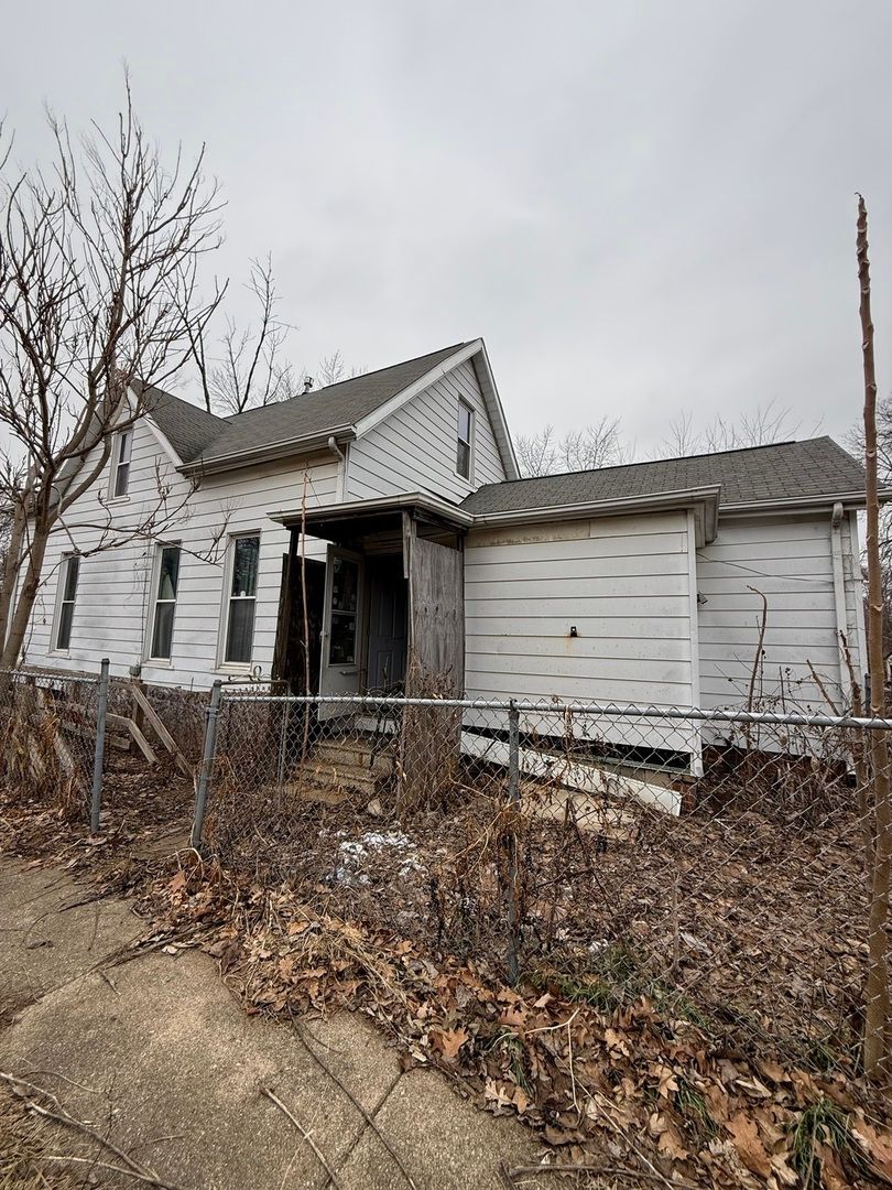 310 Western Avenue, Bloomington, IL 61701