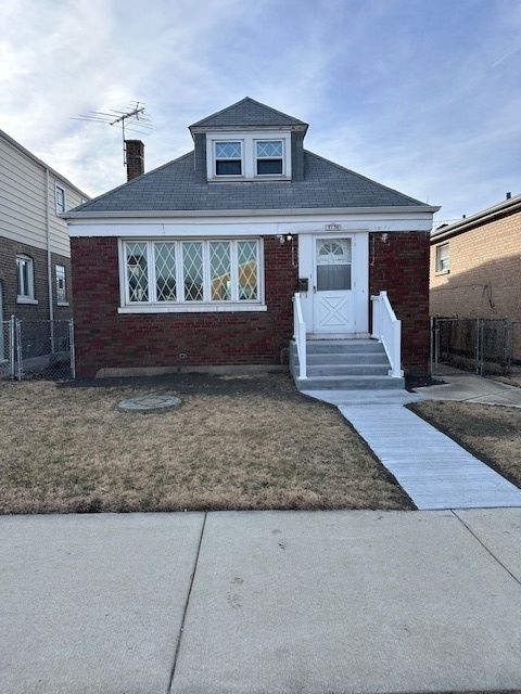 5136 Luna Avenue, Chicago, IL 60638