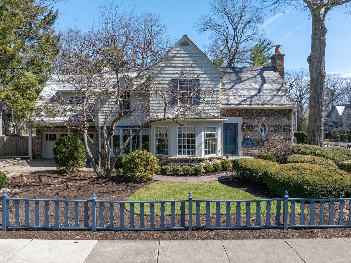 333 Simpson Street, Lake Bluff, IL 60044