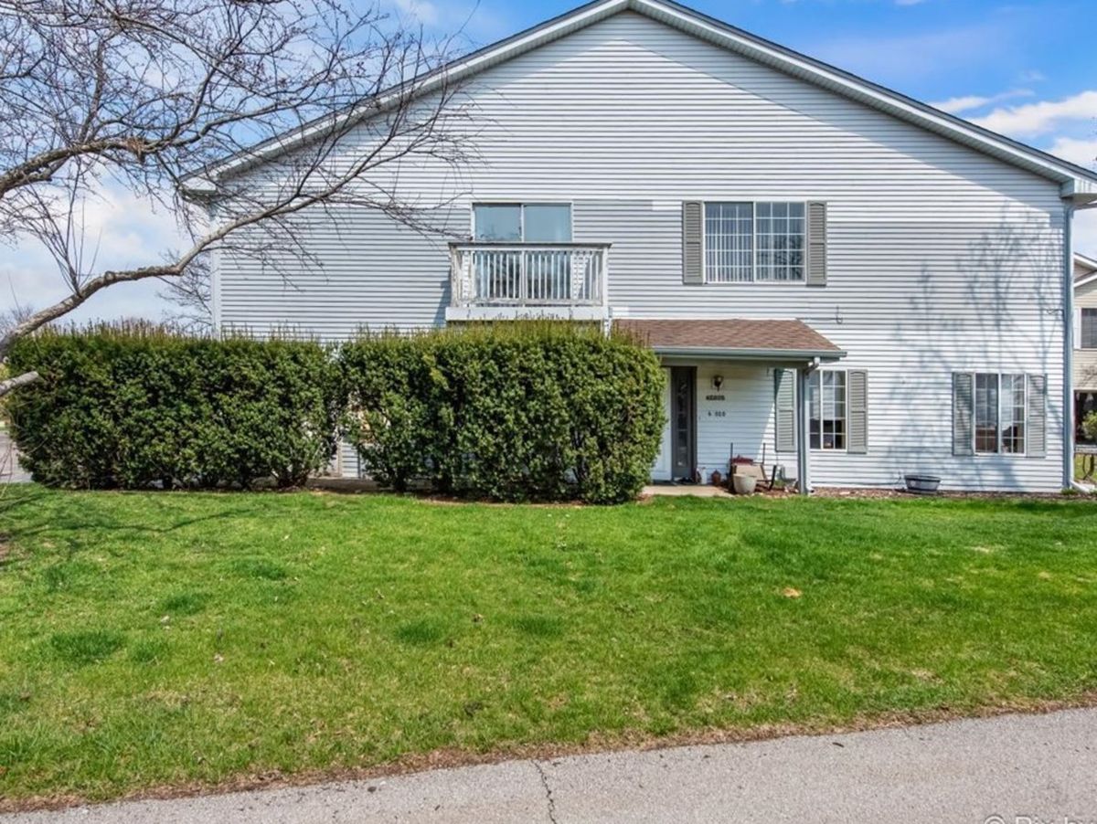 6S018 Steeple Run Drive, Naperville, IL 60540