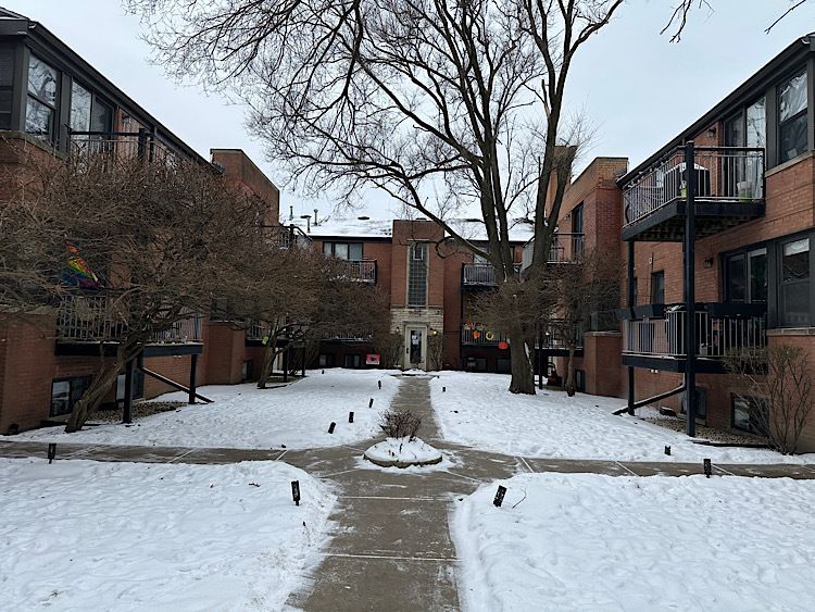 7334 N Winchester Avenue #2E — Chicago, IL 60626