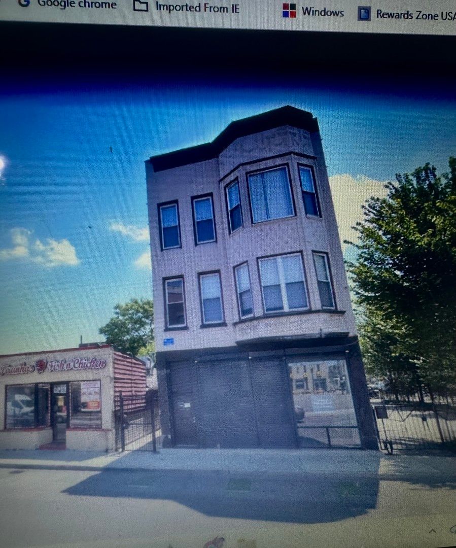 2359 Grand Avenue, Chicago, IL 60612