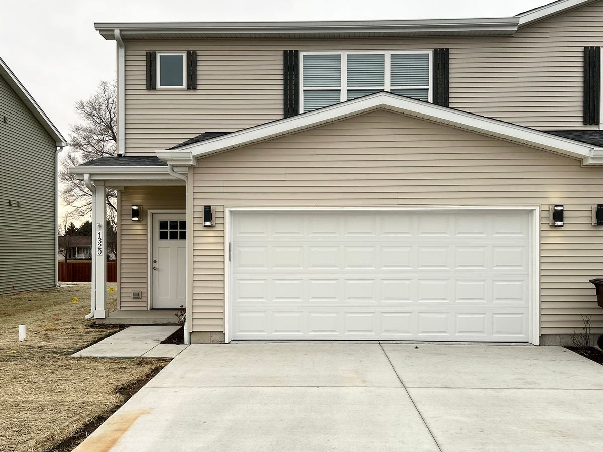 1320 8th Street, Harvard, IL 60033