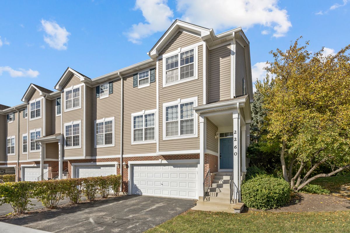 2260 Hudson Circle, Aurora, IL 60502