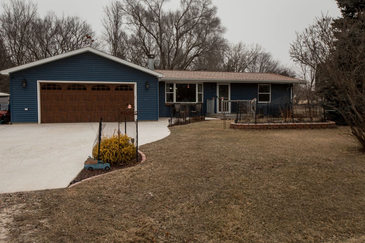 415 Sunnyslope Drive, Varna, IL 61375