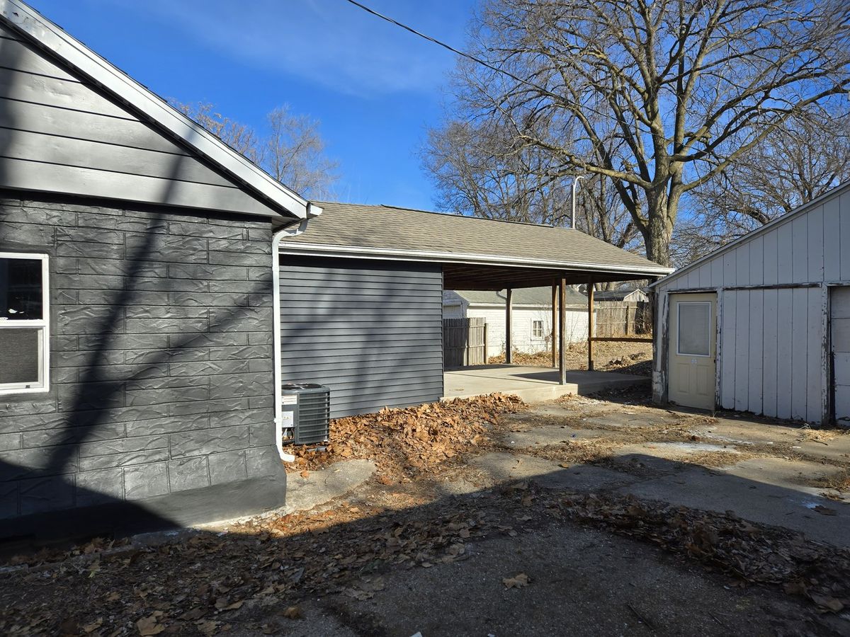 1208 S 3rd Street, Pekin, IL 61554