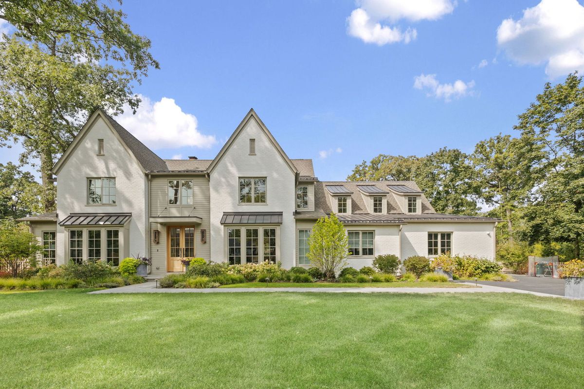 590 Briar Lane, Northfield, IL 60093