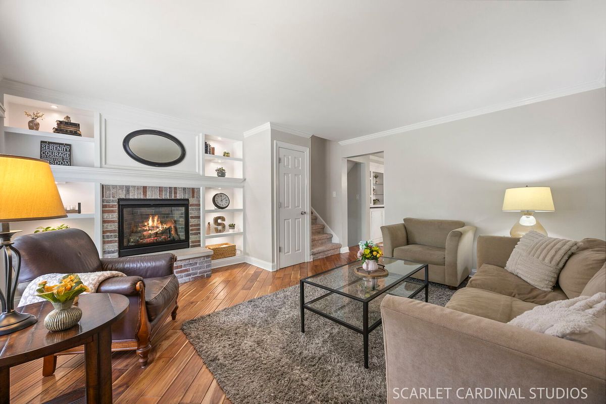 1315 Lakeside Drive, Wheaton, IL 60187