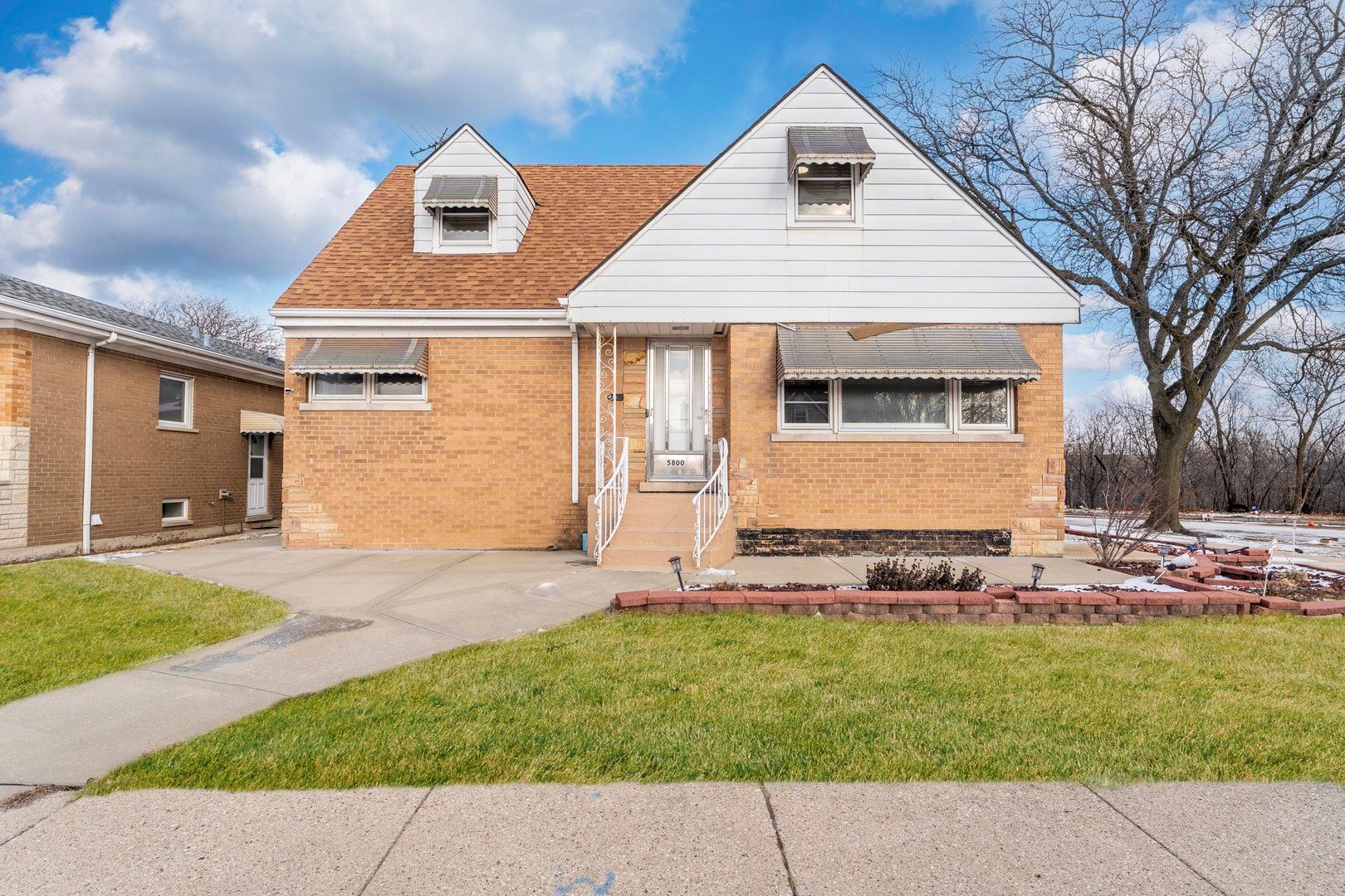 5800 W Foster Avenue — Chicago, IL 60630