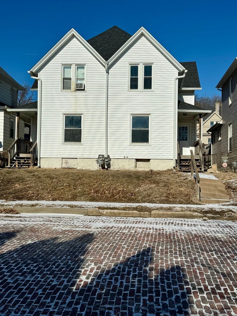 906 Charlotte Street, Davenport, IA 52803