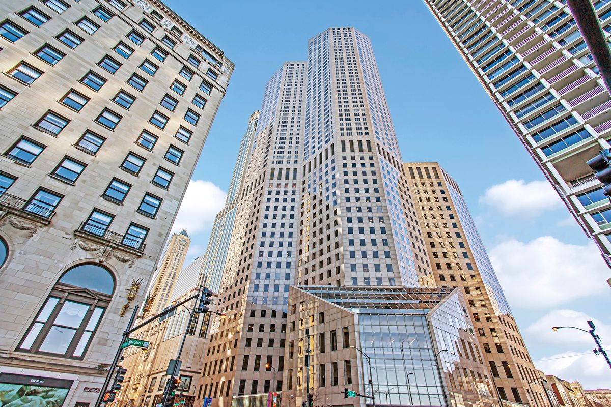 950 Michigan Avenue, Chicago, IL 60611