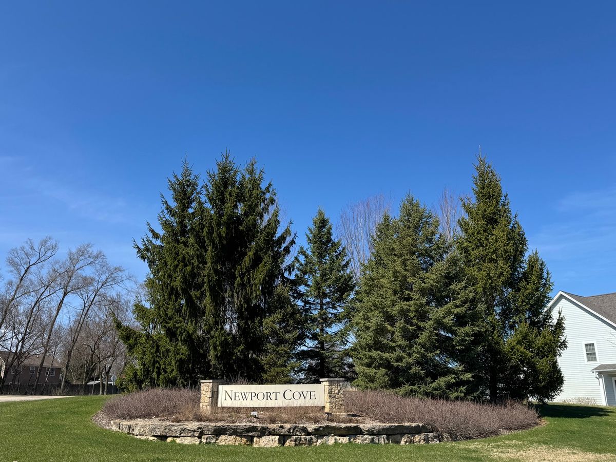 40729 North Newport Drive, Antioch, IL 60002