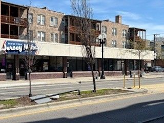 1724 W Lawrence Avenue — Chicago, IL 60640