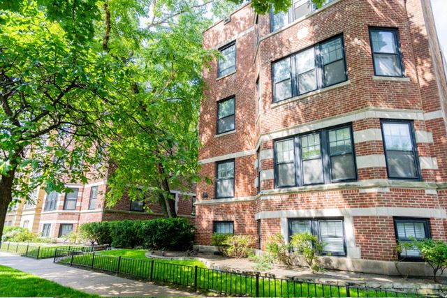 728 1/2 Hinman Avenue #2S — Evanston, IL 60202