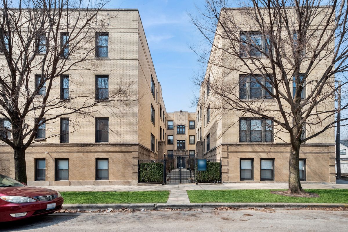 4638 Albany Avenue, Chicago, IL 60625