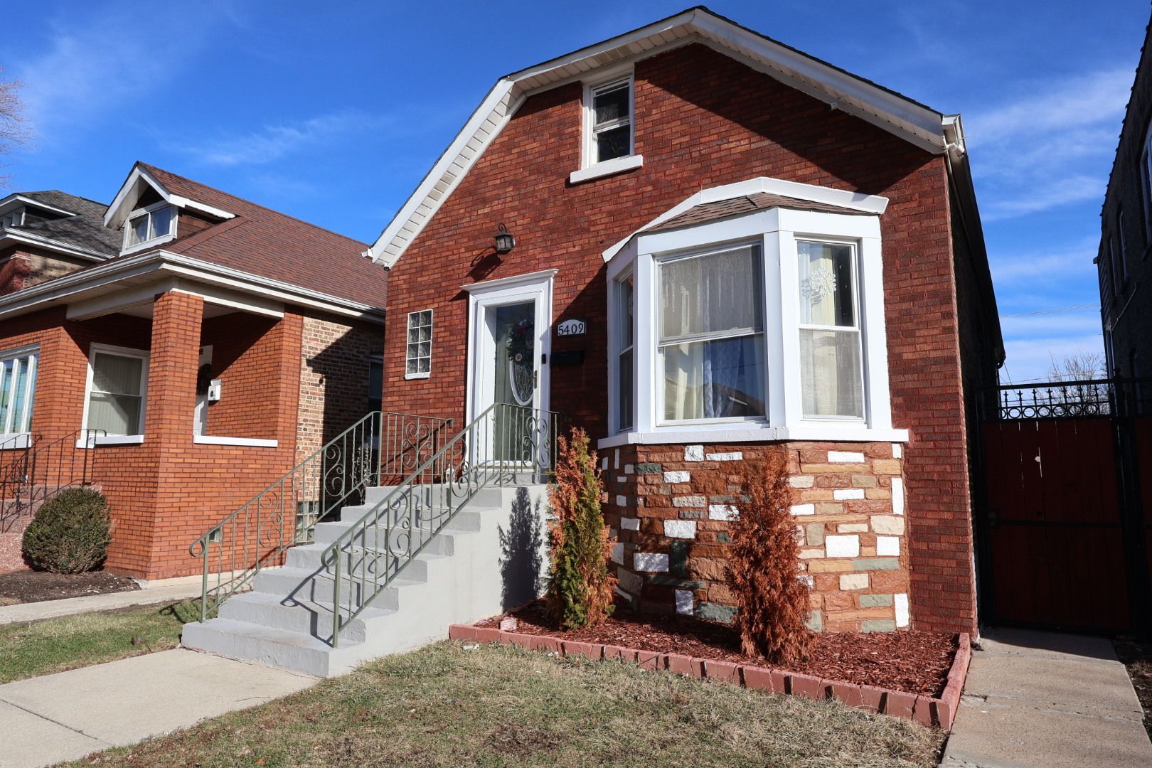 5409 S Sawyer Avenue — Chicago, IL 60632