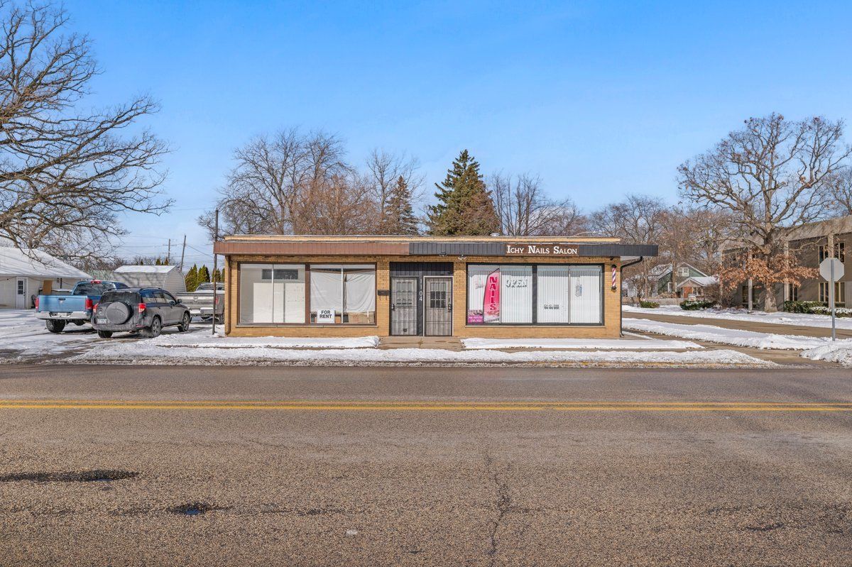 1104 W Glen Flora Avenue — Waukegan, IL 60085