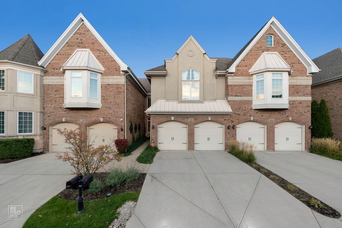 156 Paxton Road, Bloomingdale, IL 60108