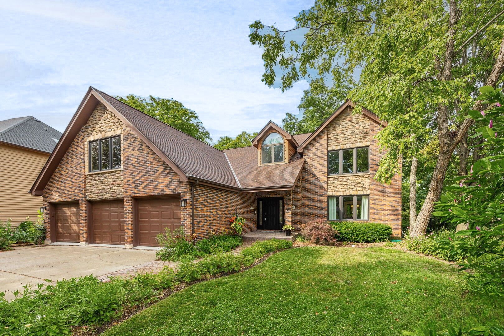 2734 Alyssa Drive — Naperville, IL 60565