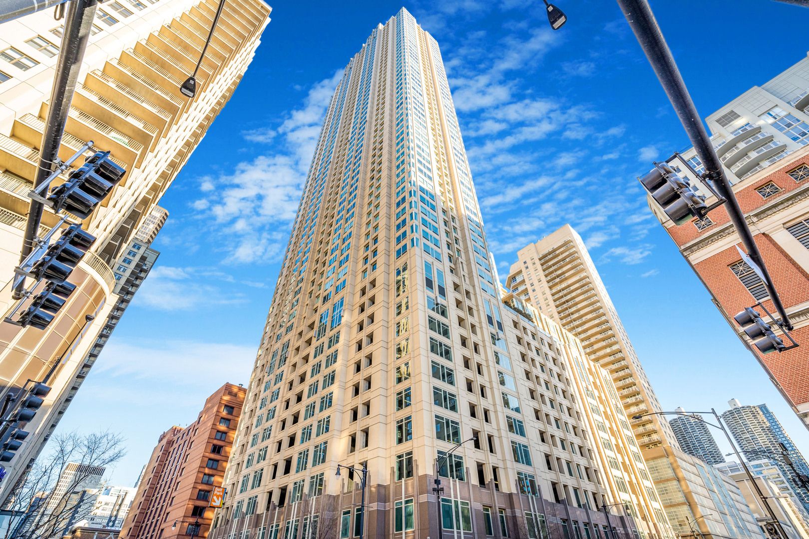 33 W Ontario Street #29C — Chicago, IL 60654