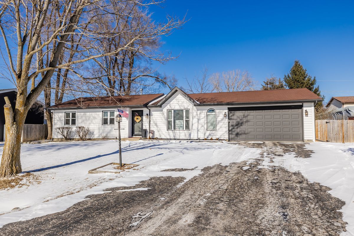 610 WEGNER Road, McHenry, IL 60051