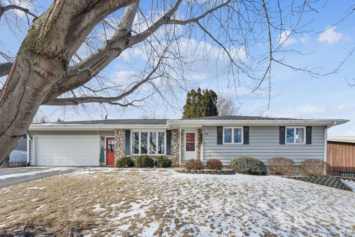 302 Baker Street, Fulton, IL 61252