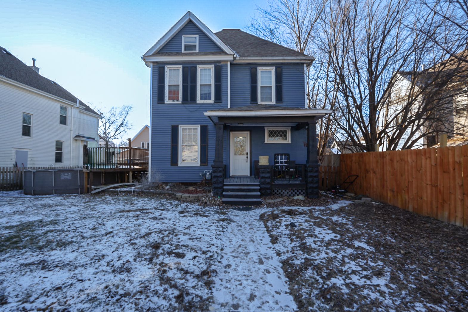 2214 Grand Avenue — Davenport, IA 52803