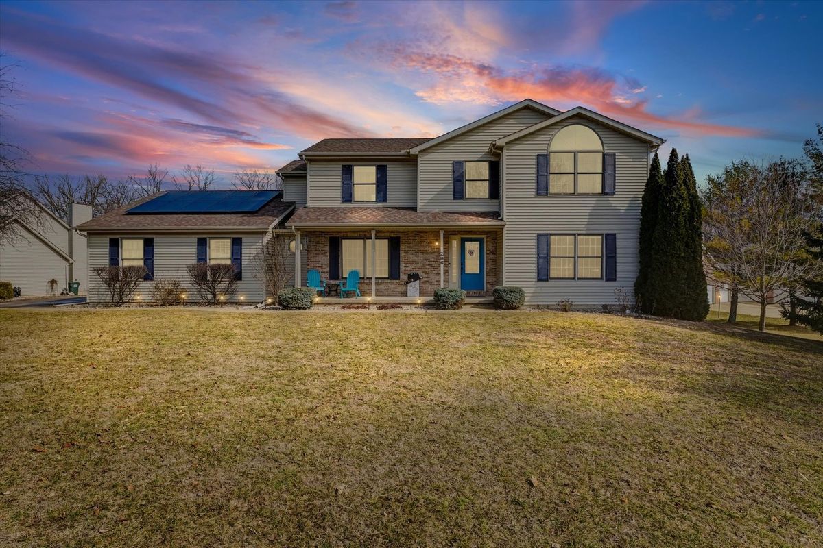 206 Fox Run Drive, Mahomet, IL 61853