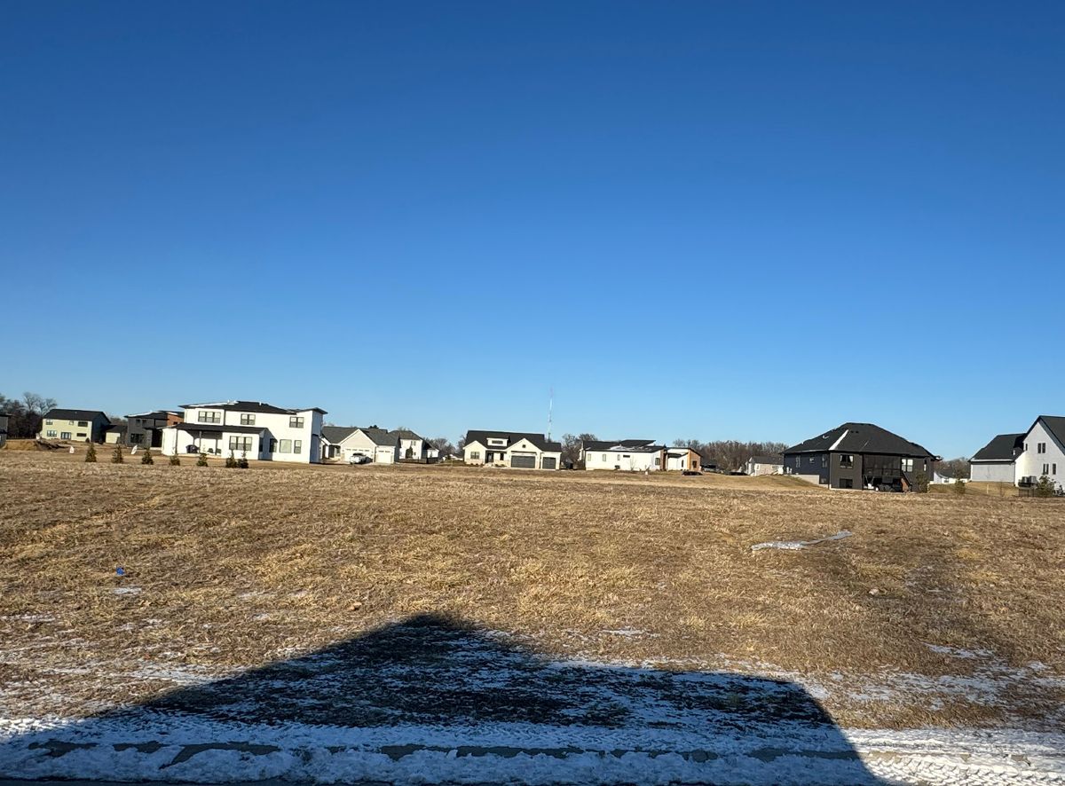 255 Mason Drive, Riverdale, IA 52722