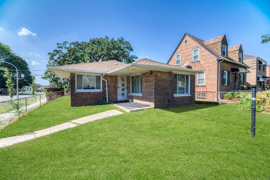 9760 S Dobson Avenue — Chicago, IL 60628