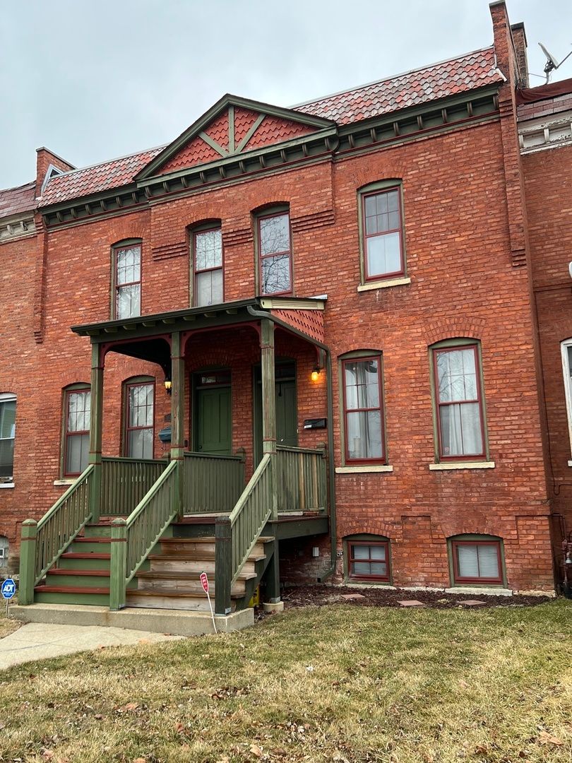 10435 CORLISS Avenue, Chicago, IL 60628