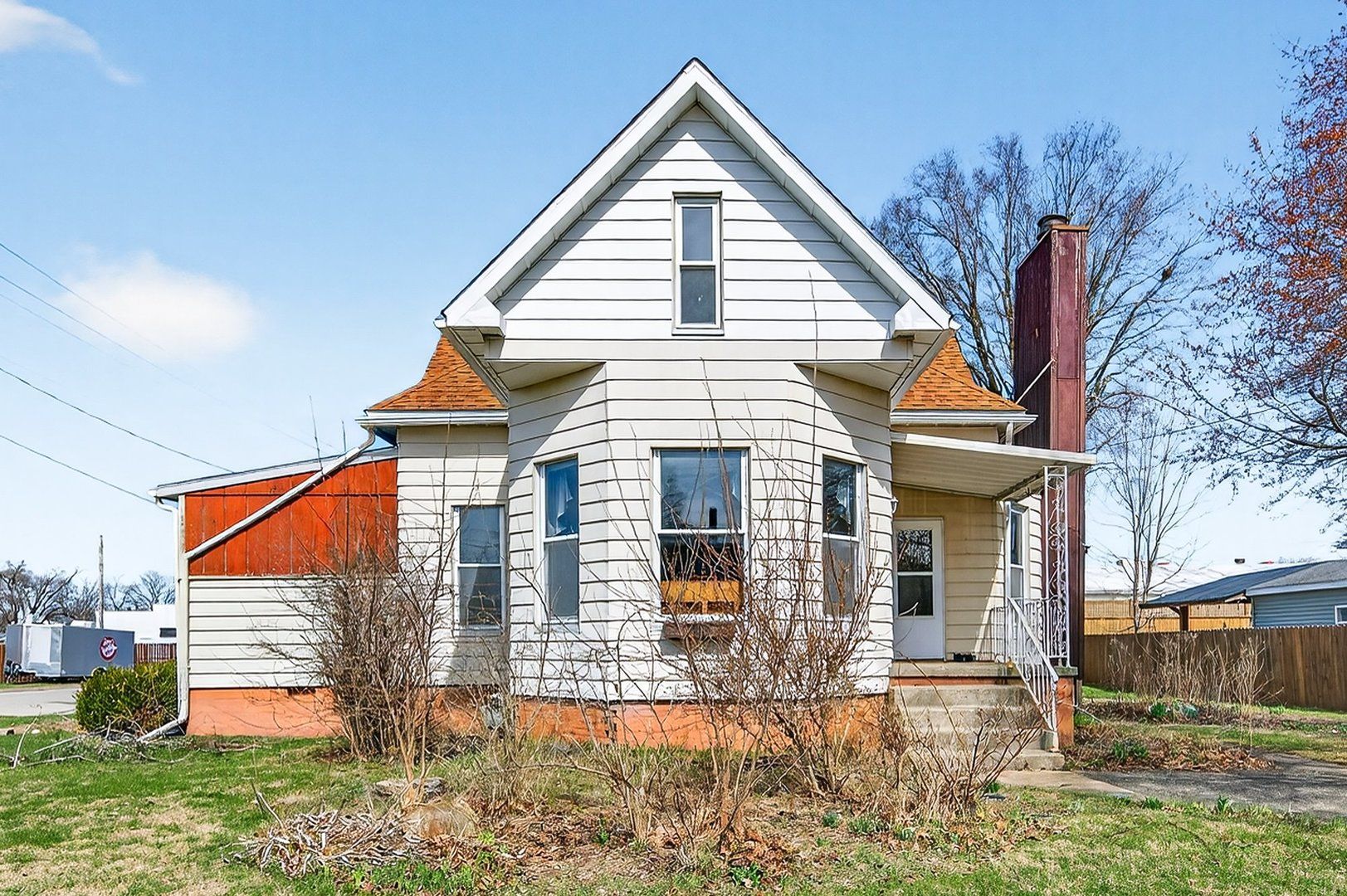 906 Peoria Street — Lincoln, IL 62656