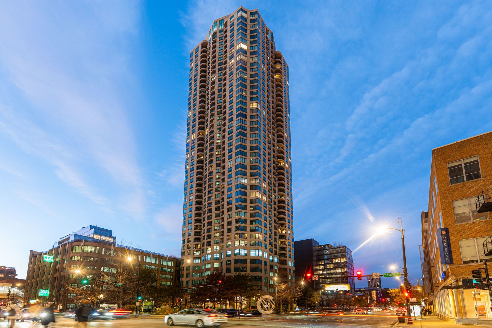 400 N La Salle Street #3009 — Chicago, IL 60654
