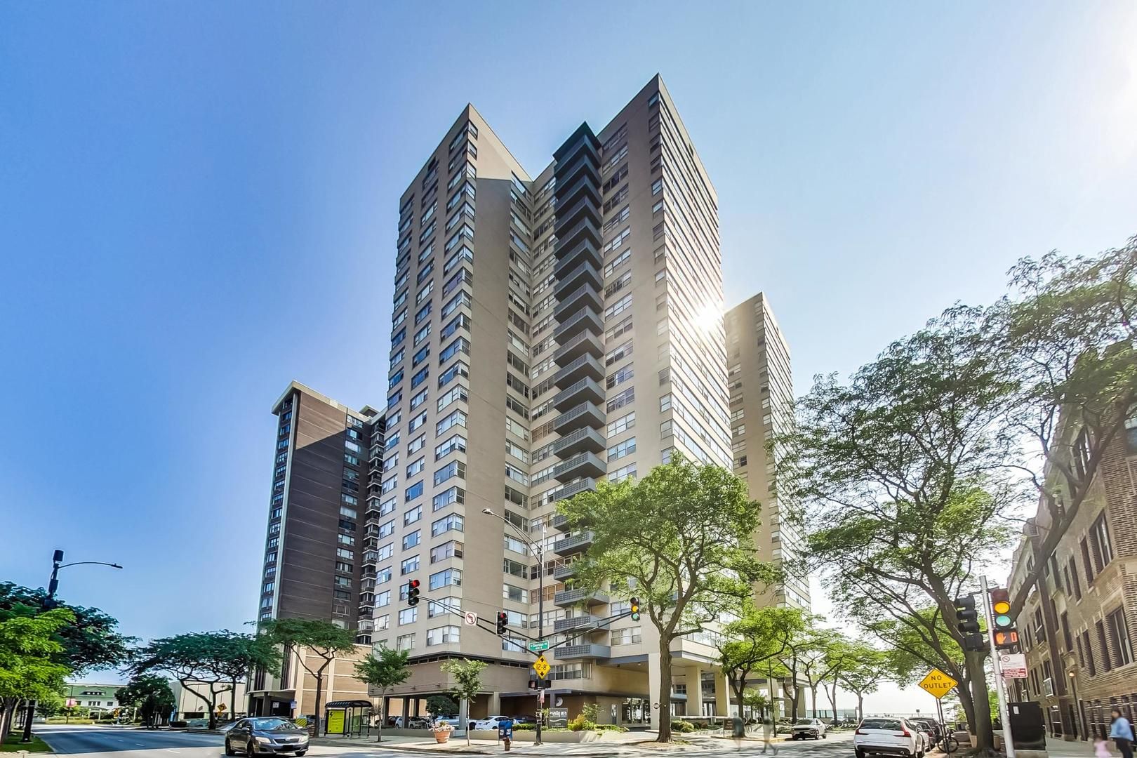 6301 N sheridan Road #25D — Chicago, IL 60660