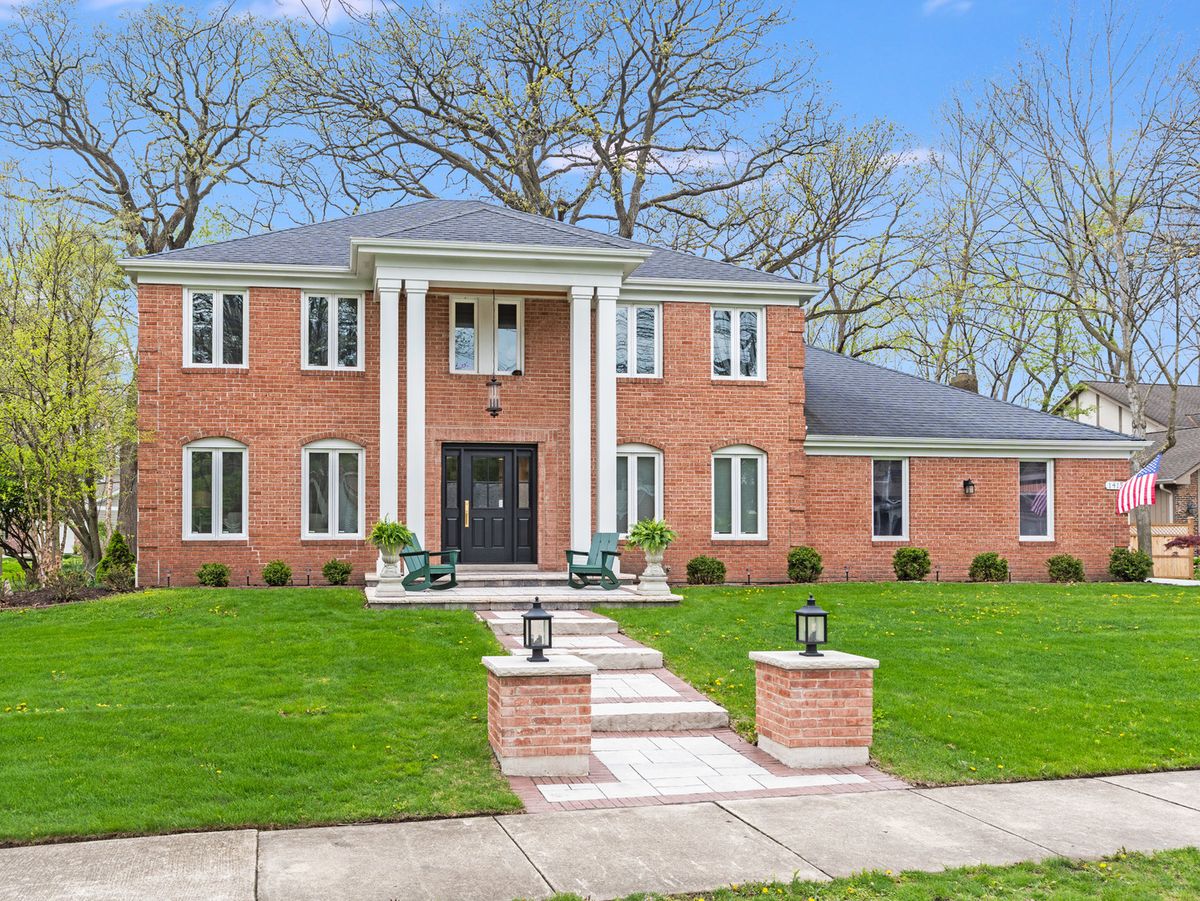 1415 Heatherton Drive, Naperville, IL 60563