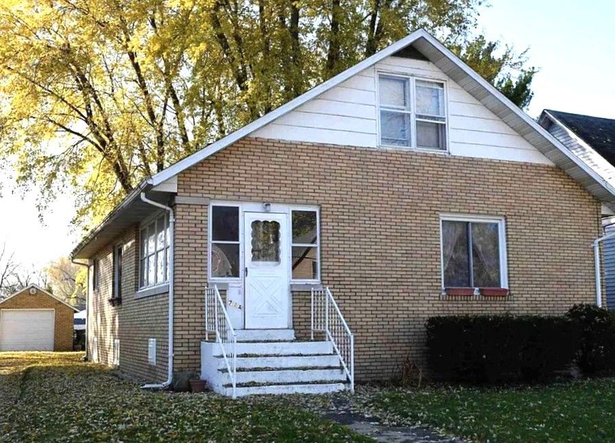 744 E Brooks Street — Galesburg, IL 61401