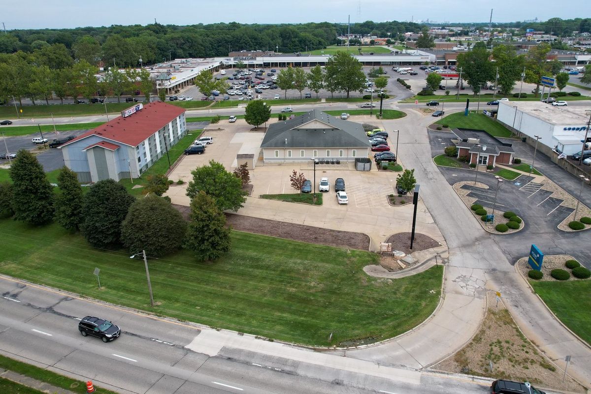 3131 Water Street, Decatur, IL 62526