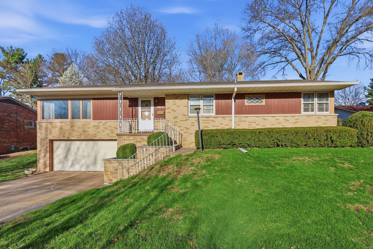3537 49th Street, Moline, IL 61265