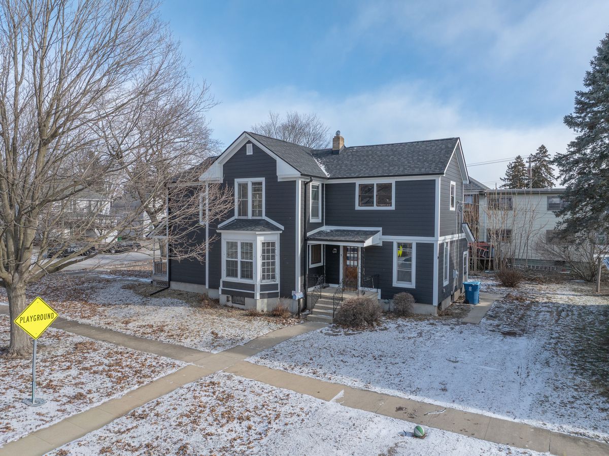 709 Pennsylvania Avenue, Mendota, IL 61342