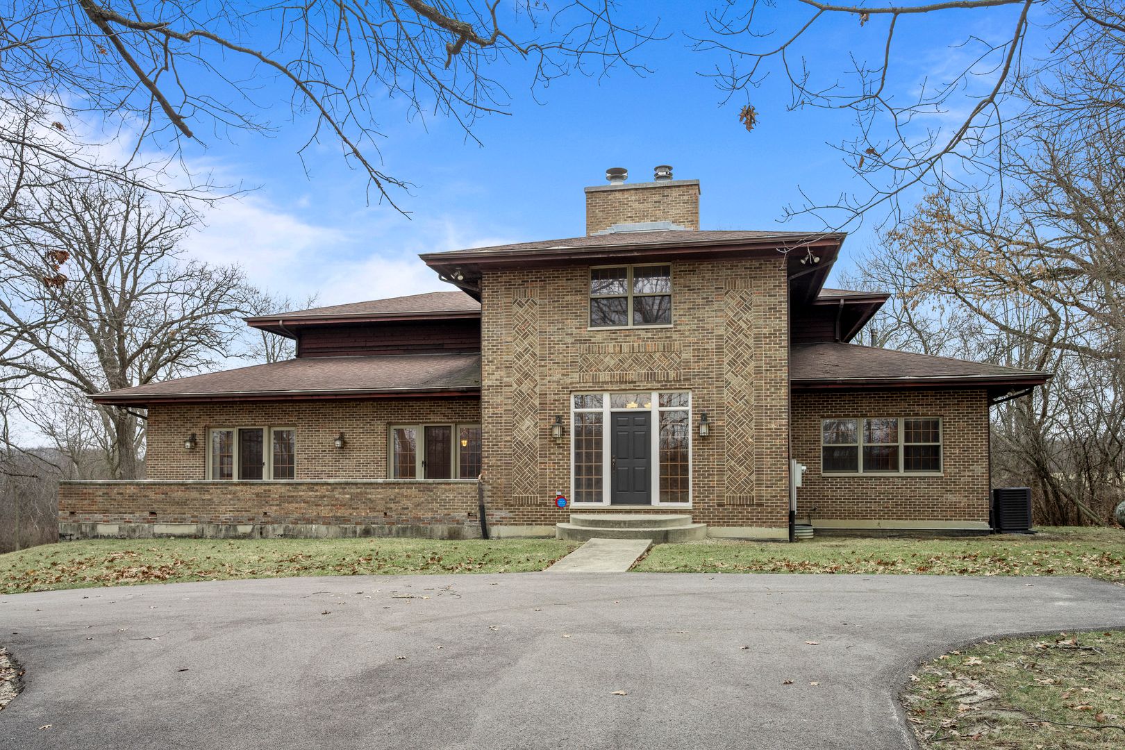 32981 N River Road — Libertyville, IL 60048