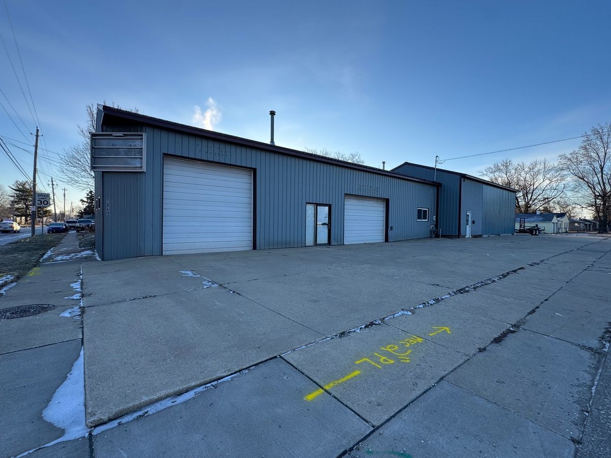 3869 Rockingham Road, Davenport, IA 52802