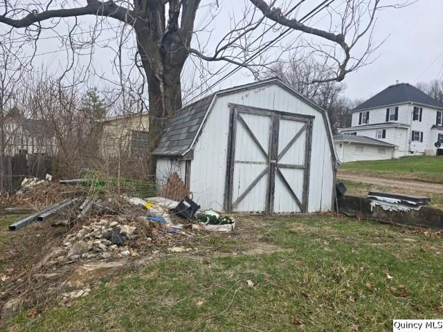 398 W 3rd, Dallas City, IL 62330