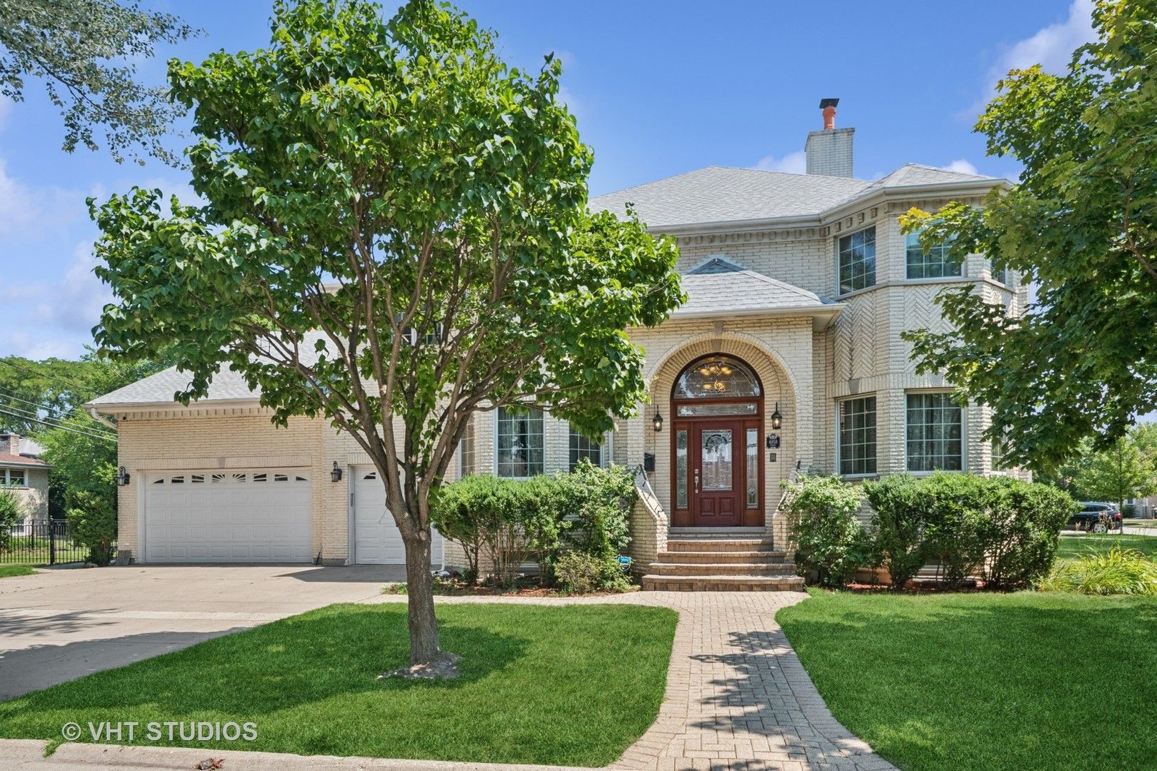 4858 W Chase Avenue — Lincolnwood, IL 60712