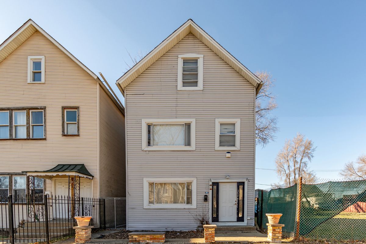 5228 JUSTINE Street, Chicago, IL 60609