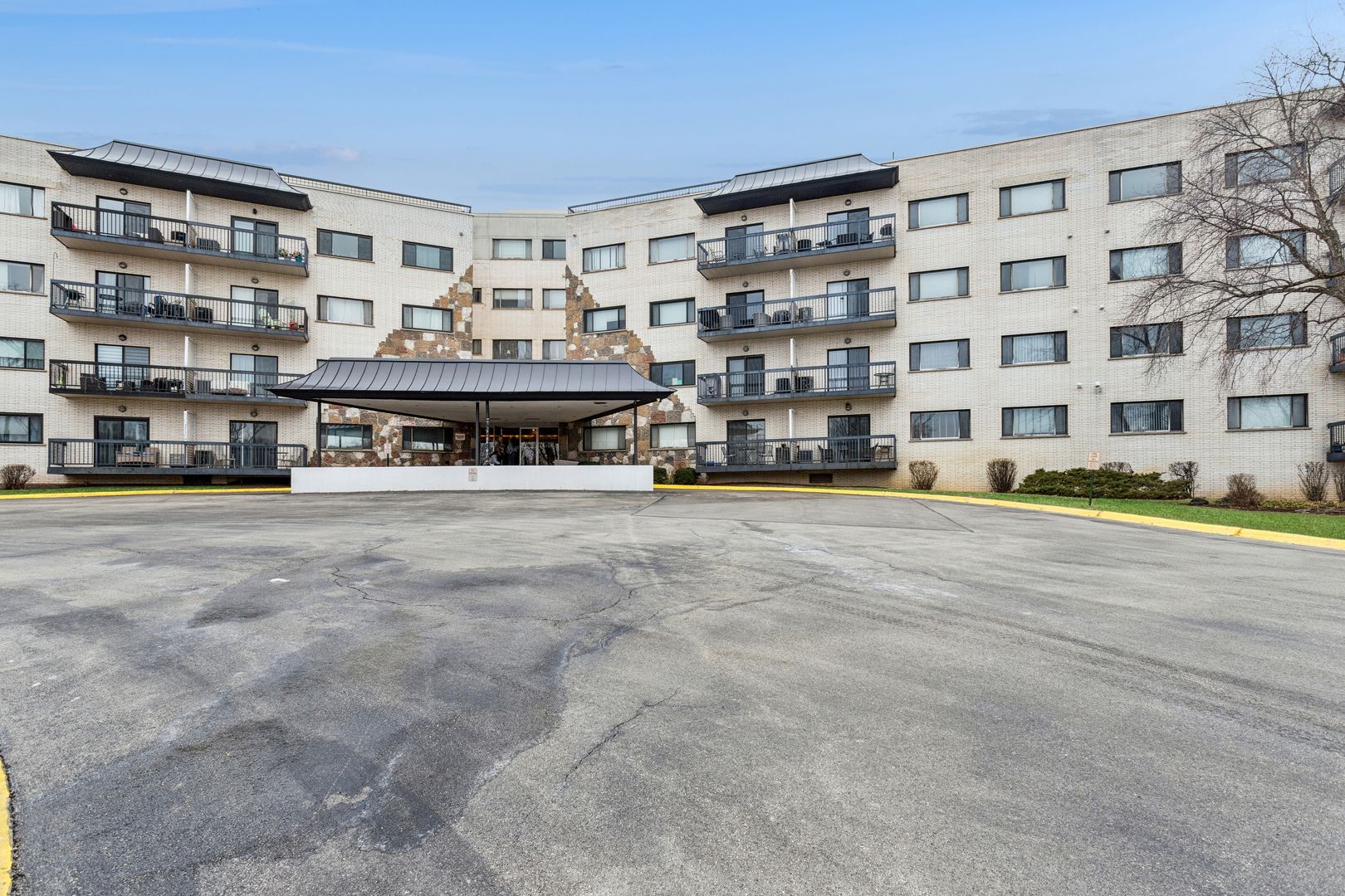 6700 S Brainard Avenue #225 — Countryside, IL 60525