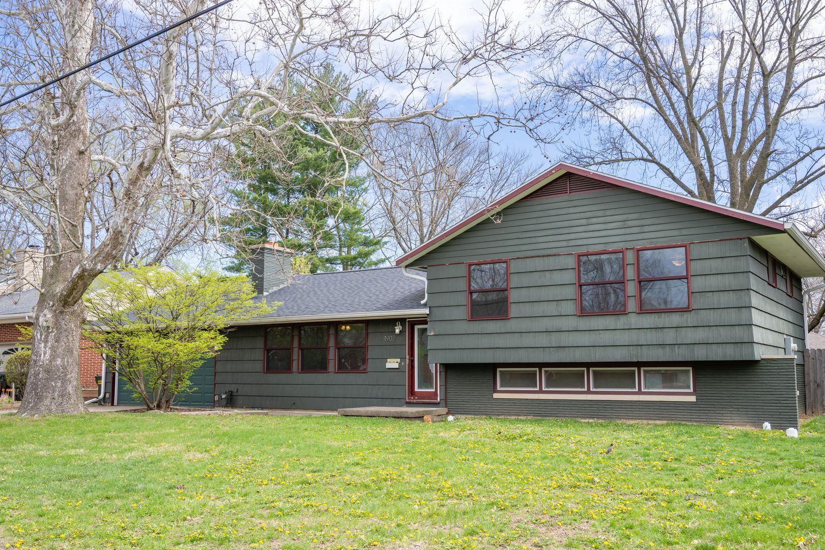 1902 Golfview Drive — Urbana, IL 61801