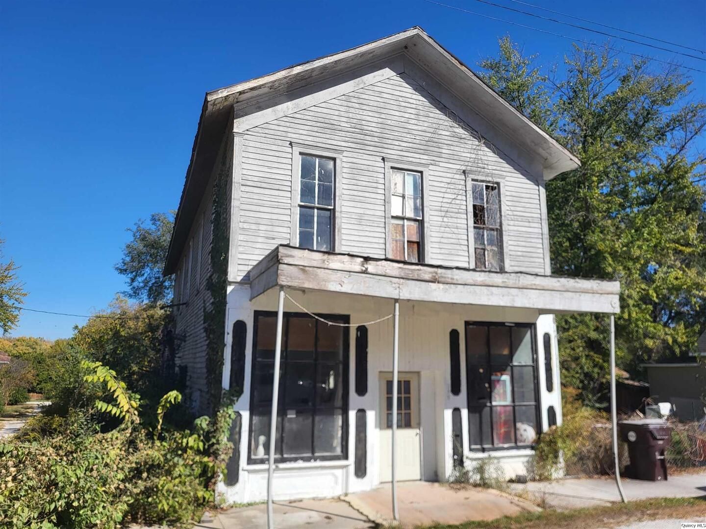 110 N Main Street — Chambersburg, IL 62323